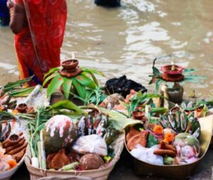 उगते सूर्य को अर्घ्य