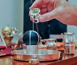 Panchamitra Se Shaligram Shila Ka Snan