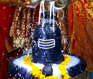 Shivling Par Dudh Chadhana