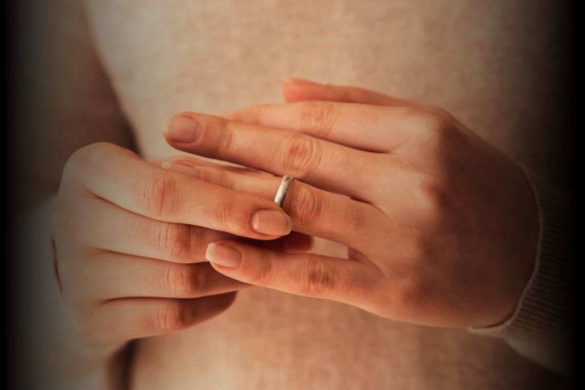 wearing silver ring benefits by instaastro